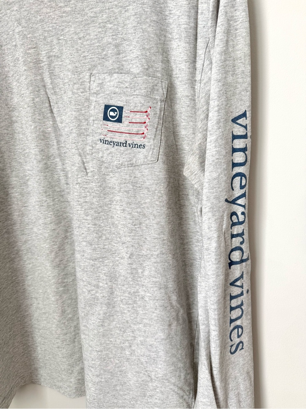 Vineyard Vines Men's Long-Sleeve Hockey Sports Pocket T-Shirt - Light Gray - Picture 2 of 4